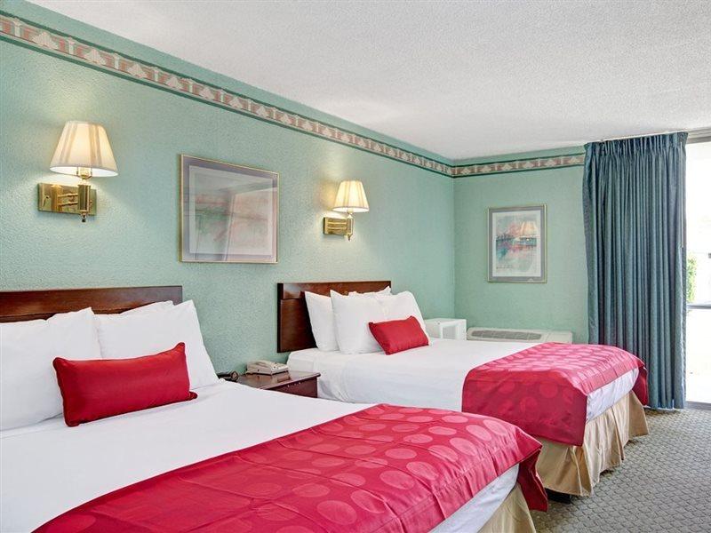 Hotel Ramada By Wyndham Parsippany Zewnętrze zdjęcie
