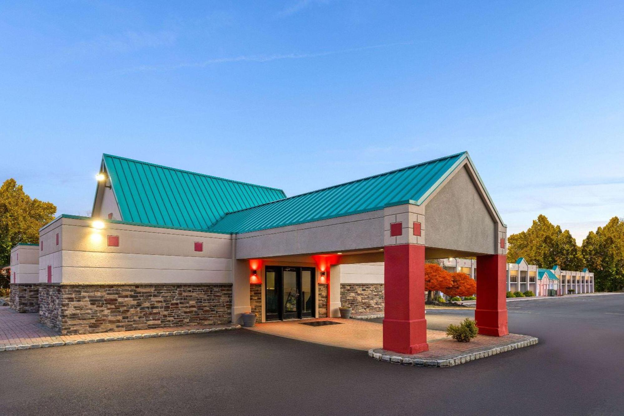Hotel Ramada By Wyndham Parsippany Zewnętrze zdjęcie