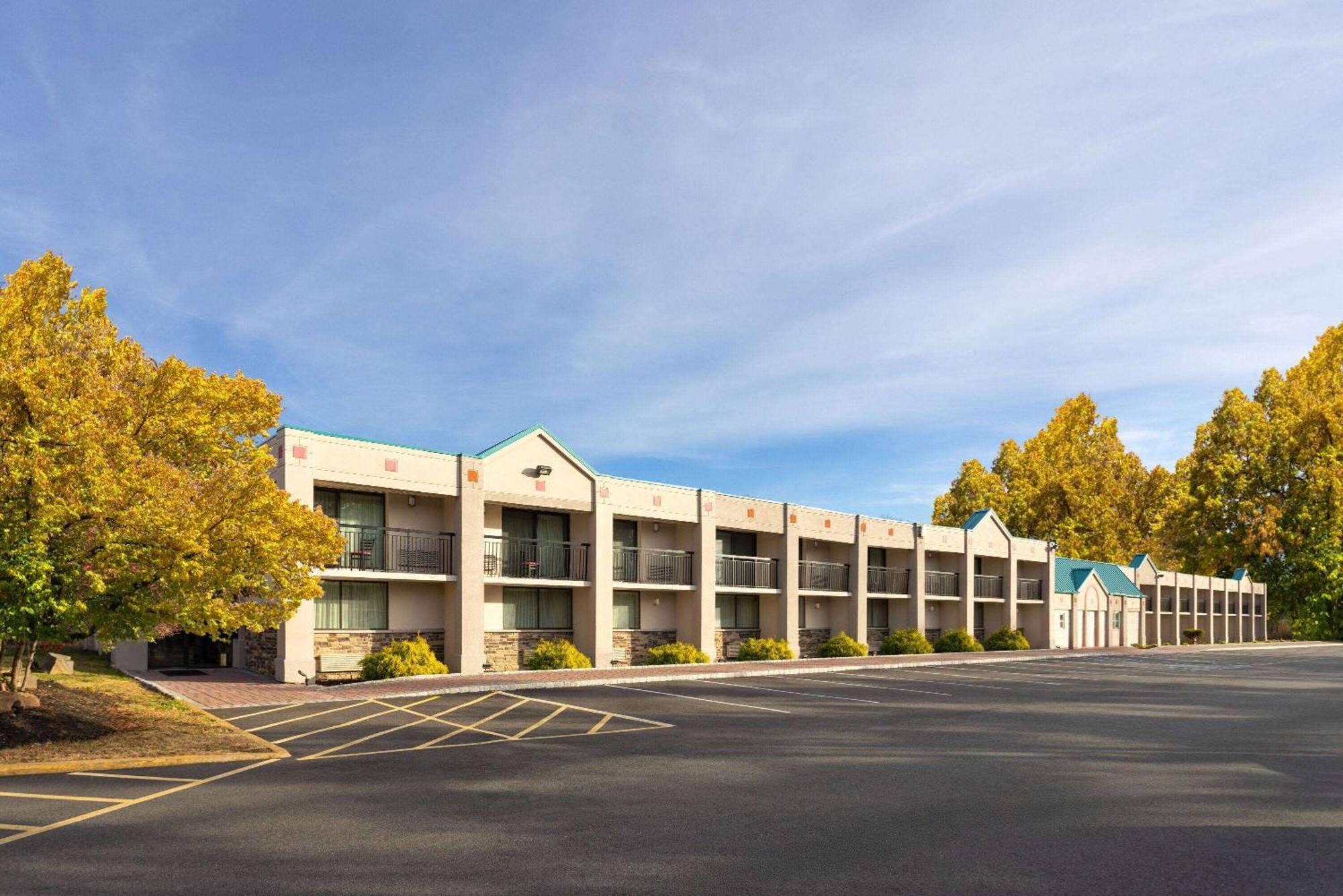 Hotel Ramada By Wyndham Parsippany Zewnętrze zdjęcie